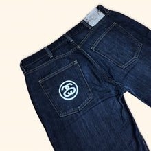 Load image into Gallery viewer, Stüssy Vintage Straight Leg Jeans (XL)
