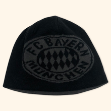 Lade das Bild in den Galerie-Viewer, FC Bayern München Reversible Beanie
