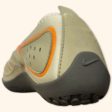 Load image into Gallery viewer, Nike ACG 2000s Gorpcore All Trac (EU40,5)
