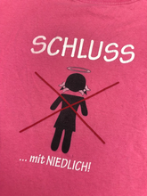 Lade das Bild in den Galerie-Viewer, Y2K “Schluss mit NIEDLICH!” Vintage T-Shirt (S)
