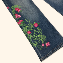 Load image into Gallery viewer, Japanese Dragon Y2K Embroidered Ladies Jeans (M)
